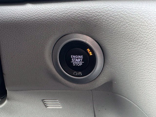 Used 2023 Chrysler Pacifica Touring-L FWD image 18