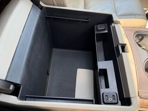 Used 2016 Chevrolet Suburban LT AWD/4WD image 41