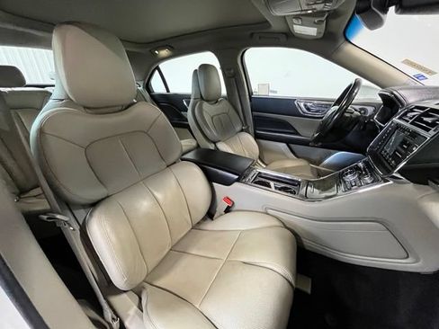 Used 2018 Lincoln Continental Reserve AWD/4WD image 9