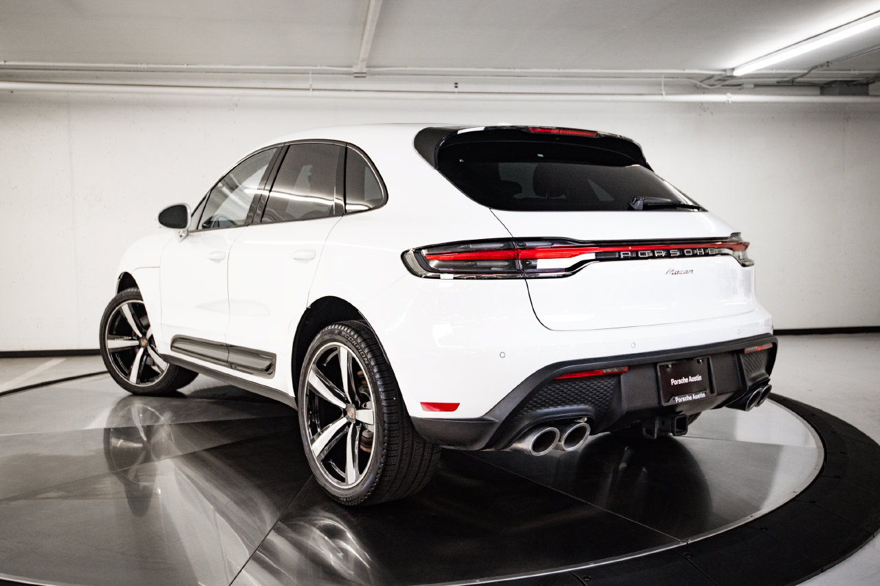 Certified 2026 Porsche Macan AWD/4WD image 3