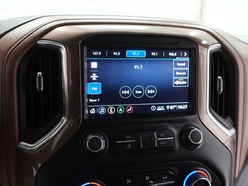 Used 2020 Chevrolet Silverado 1500 High Country w/ Technology Package AWD/4WD image 23