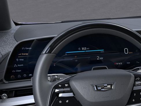 New 2025 Cadillac Optiq Luxury 1 image 18