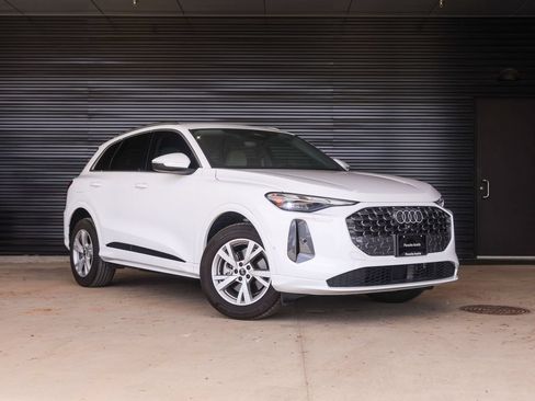 Used 2025 Audi Q5 Premium AWD/4WD image 9