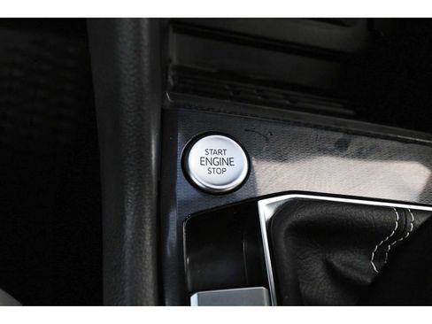 Used 2025 Volkswagen Taos SE image 26