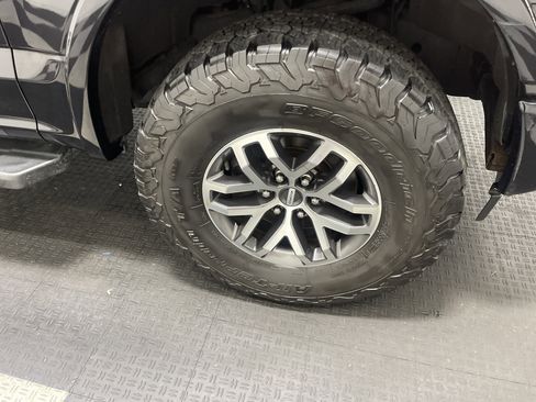 Used 2017 Ford F150 Lariat w/ Equipment Group 502A Luxury image 27