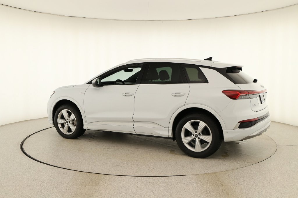 Certified 2023 Audi Q4 e-tron Premium Plus w/ Premium Plus AWD/4WD image 3