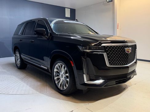 Used 2024 Cadillac Escalade Premium Luxury w/ Performance Package AWD/4WD image 19