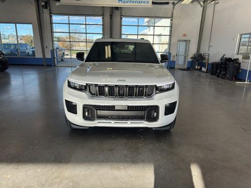 New 2025 Jeep Grand Cherokee Overland w/ Trailer Tow Package AWD/4WD image 8
