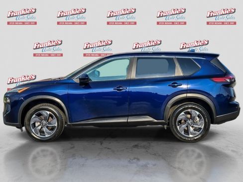 Used 2024 Nissan Rogue SV FWD image 2