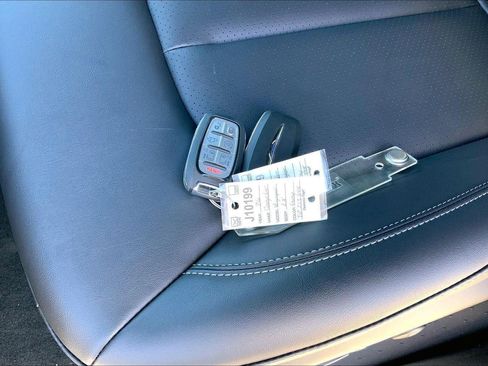 New 2026 Chrysler Voyager LX image 27