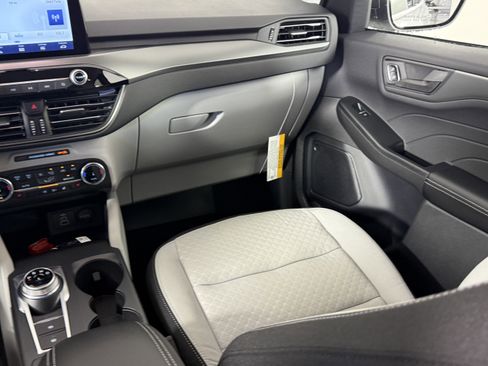 New 2025 Ford Escape Active w/ Cold Weather Package image 15