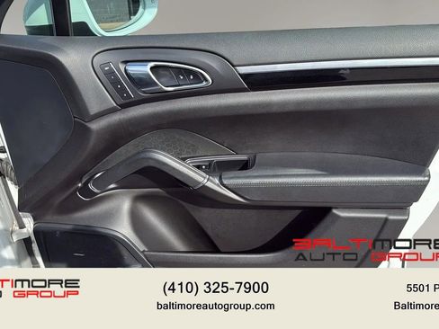 Used 2017 Porsche Cayenne Platinum Edition AWD/4WD image 23