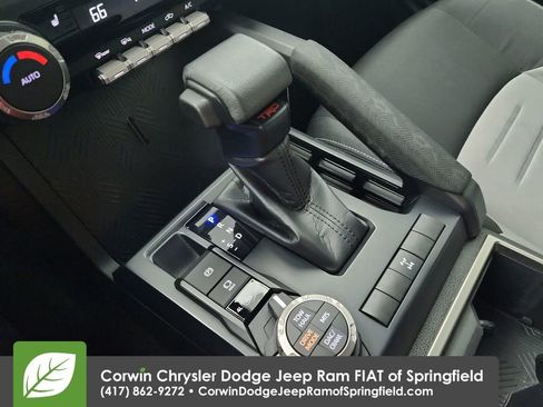 Used 2024 Toyota Tacoma 4x4 Double Cab image 29