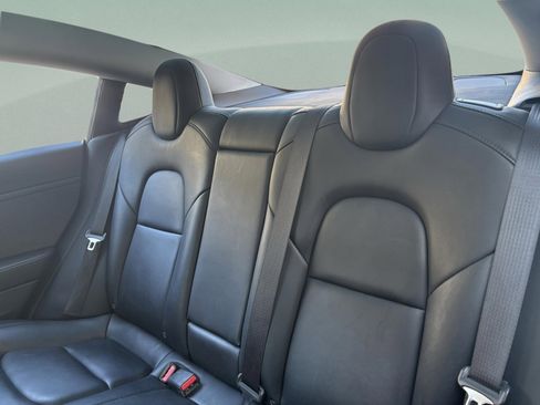 Used 2021 Tesla Model 3 Standard Range Plus image 29