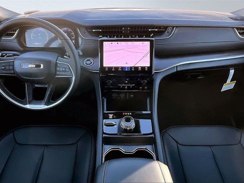 New 2025 Jeep Grand Cherokee Limited image 6