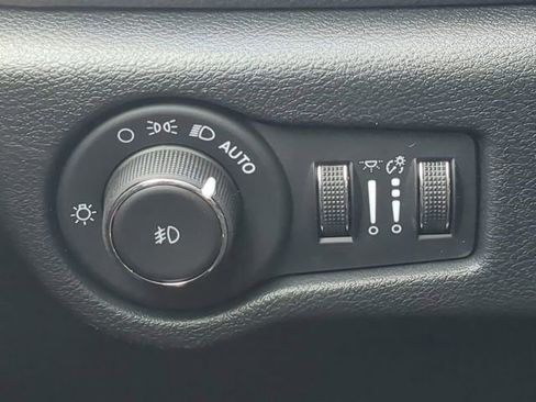 New 2026 Chrysler Pacifica Pinnacle w/ Trailer Tow Group image 32