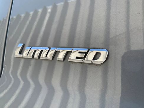 Used 2020 Toyota Tundra Limited w/ Limited Premium Package image 39