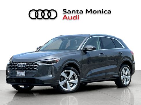 Used 2025 Audi Q5 Premium Plus w/ Premium Plus AWD/4WD image 1