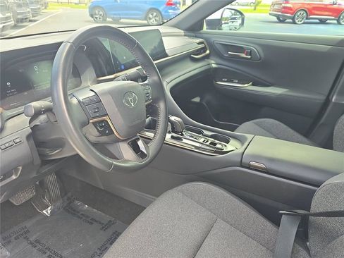 Used 2024 Toyota Crown AWD/4WD image 15
