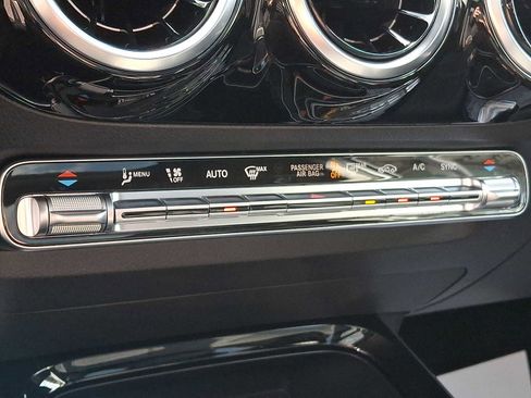 Used 2026 Mercedes-Benz GLA 250 4MATIC image 12