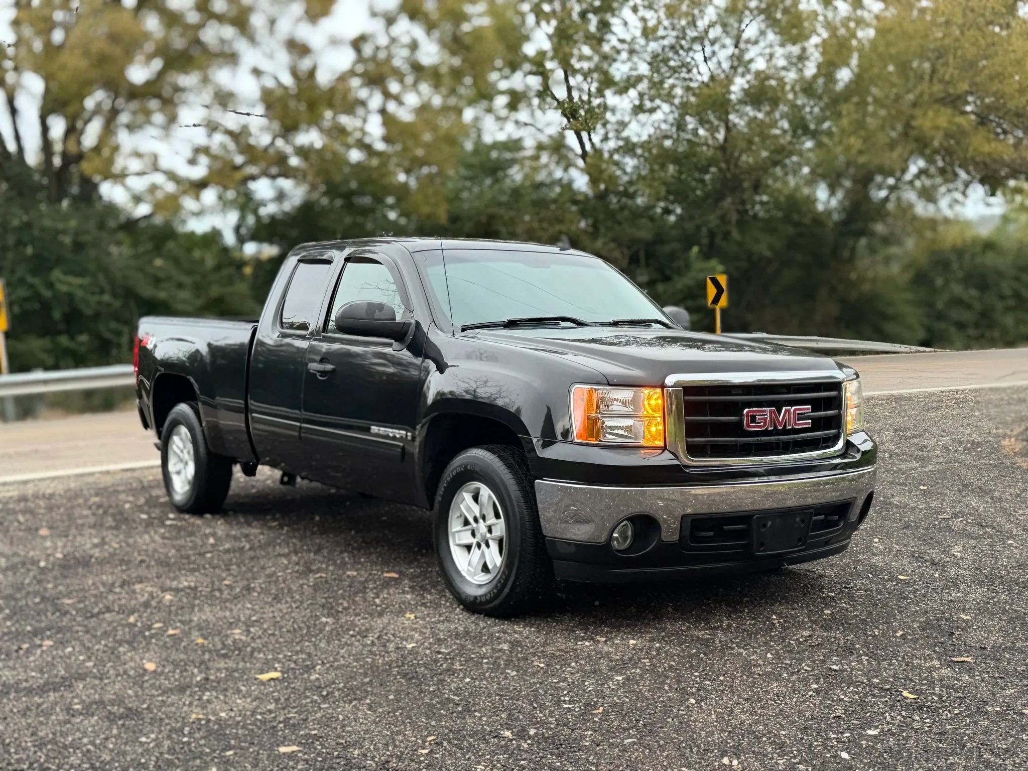 Used 2008 GMC Sierra 1500 SLE w/ Power Pack Plus AWD/4WD image 9