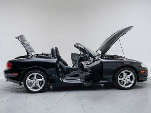 Used 2003 MAZDA MX-5 Miata image 13