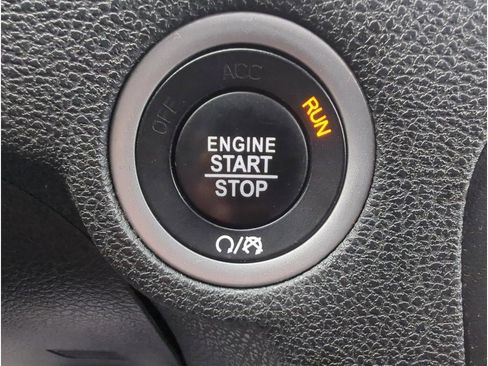 Used 2019 Dodge Charger SXT image 17