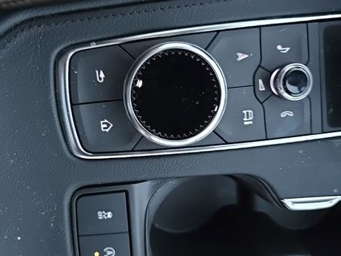 Used 2025 Cadillac XT4 Premium Luxury w/ Technology Package image 17