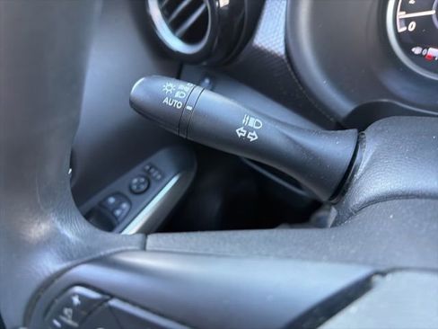 Used 2018 Nissan Kicks SV w/ Exterior Electronics Package image 33