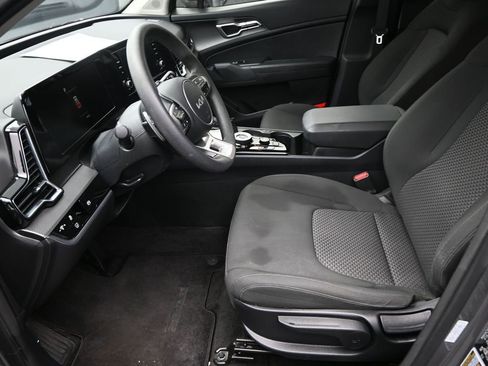 Used 2024 Kia Sportage LX image 13