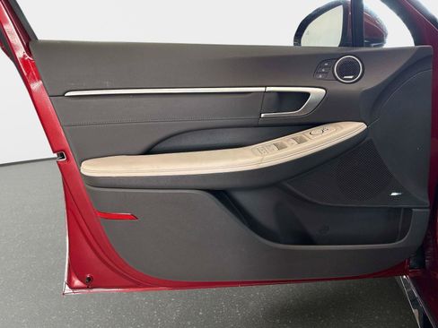 New 2025 Hyundai Sonata Limited image 17