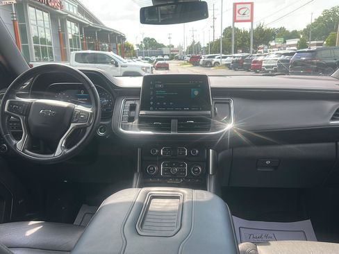 Used 2023 Chevrolet Suburban Z71 w/ Luxury Package AWD/4WD image 15