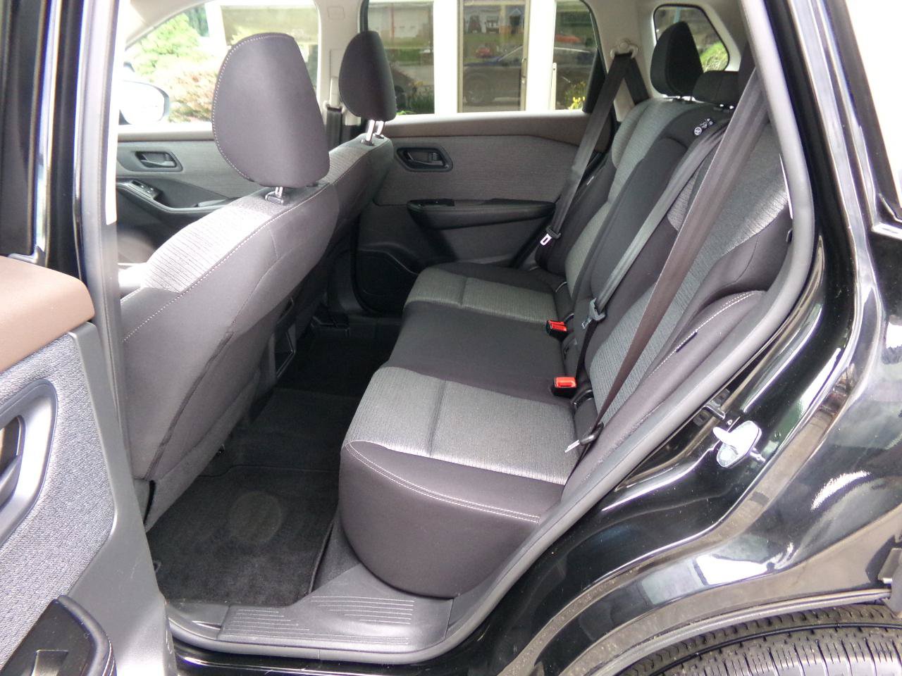 Used 2022 Nissan Rogue S AWD/4WD image 16