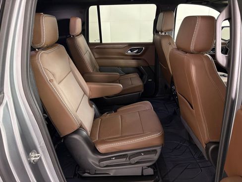 Used 2024 Chevrolet Suburban High Country w/ Premium Package image 50