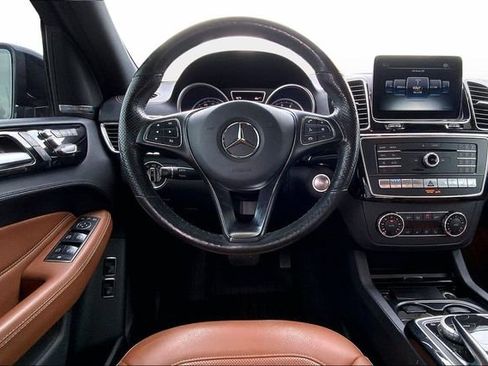 Used 2016 Mercedes-Benz GLE 550e 4MATIC image 5