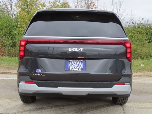 New 2026 Kia Carnival image 17