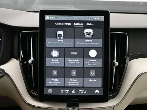 New 2026 Volvo XC60 B5 Ultra w/ Climate Package AWD/4WD image 17