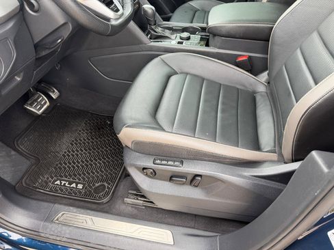 Used 2023 Volkswagen Atlas SEL Premium image 22