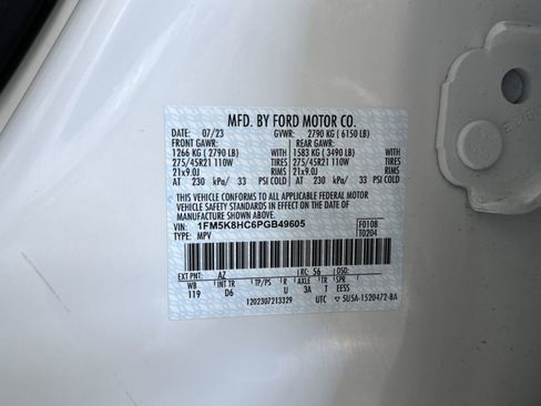 Used 2023 Ford Explorer Platinum w/ Technology Package image 13