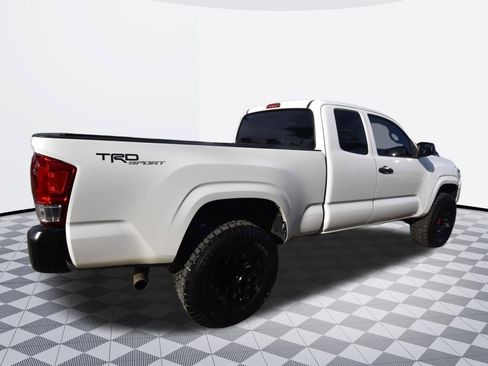Used 2016 Toyota Tacoma SR image 6