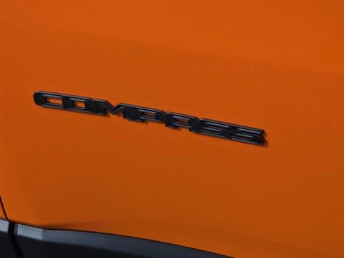 New 2026 Jeep Compass Latitude image 11