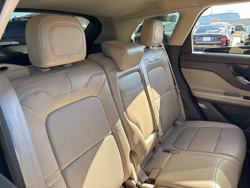 Used 2022 Lincoln Corsair Reserve w/ Equipment Group 201A image 9