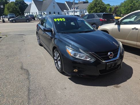 Used 2016 Nissan Altima 2.5 SV FWD image 2