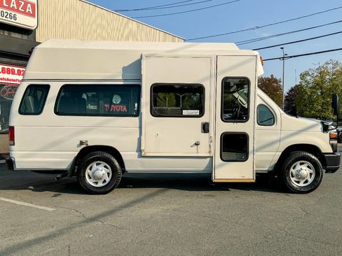 Used 2011 Ford E-350 and Econoline 350 Extended Super Duty w/ PWR Group image 8