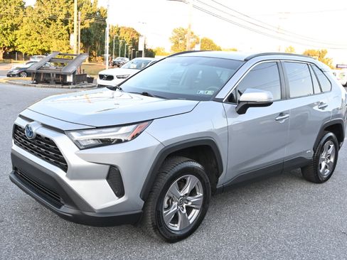 Used 2023 Toyota RAV4 XLE w/ XLE Grade Weather Package image 7