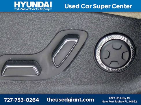 Used 2025 Genesis GV70 2.5T w/ Select Package AWD/4WD image 25