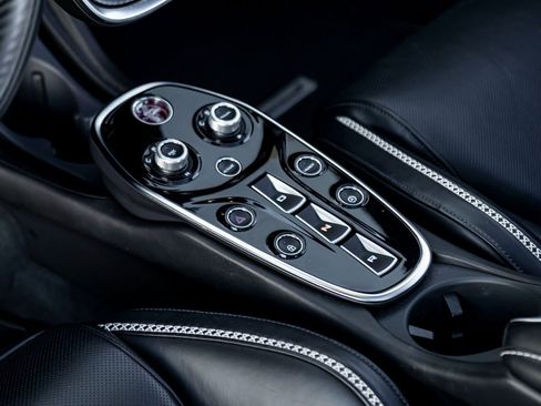 Used 2023 McLaren GT image 18