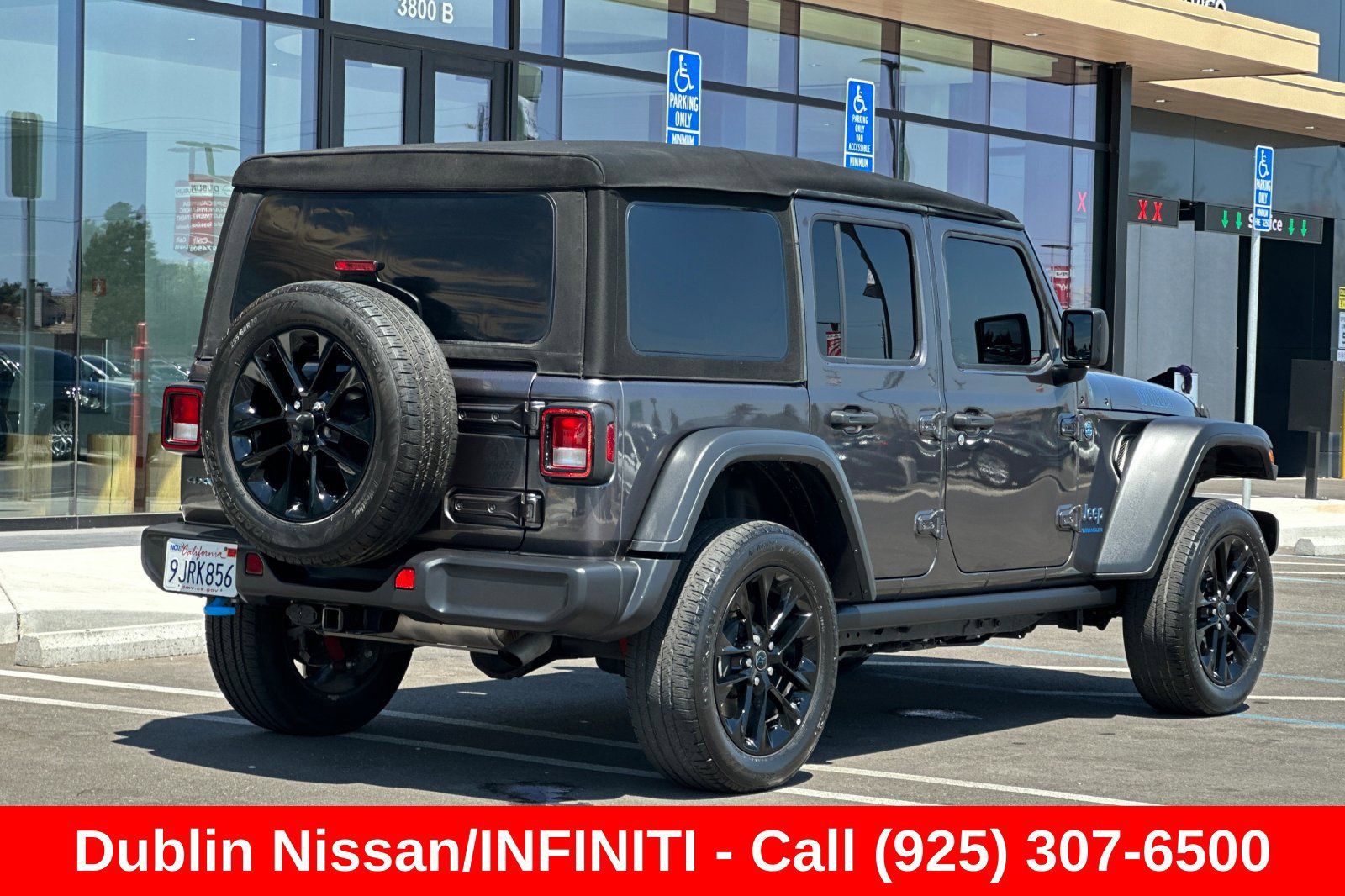 Used 2024 Jeep Wrangler Unlimited AWD/4WD image 4