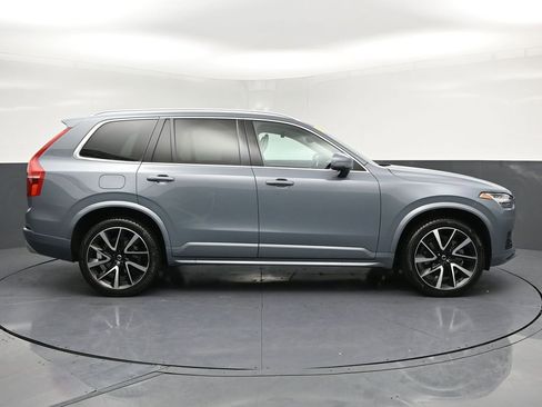 Used 2021 Volvo XC90 T6 Momentum w/ Advanced Package image 28