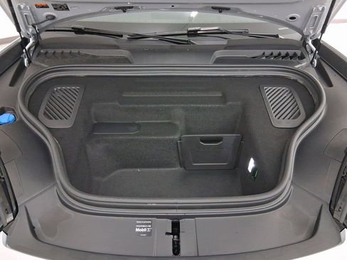 New 2026 Porsche Macan Electric image 34